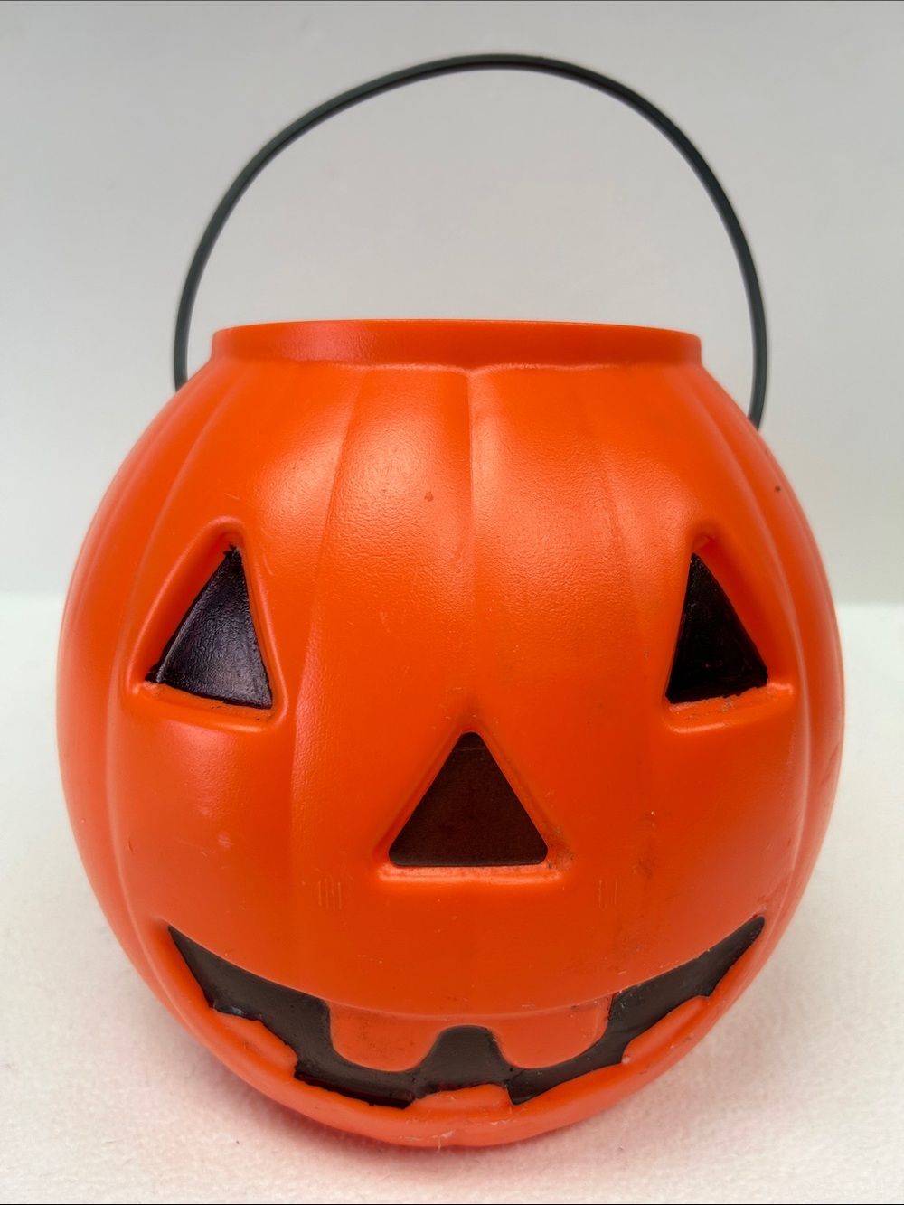 Vintage 1997 plastic blow-mold Halloween Pumpkin candy pail by TPI Canada
